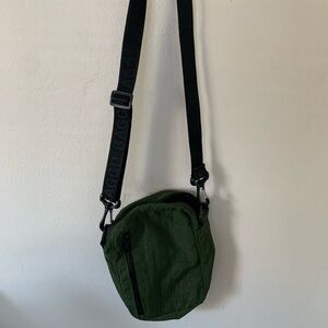 BAGGU crossbody green bag